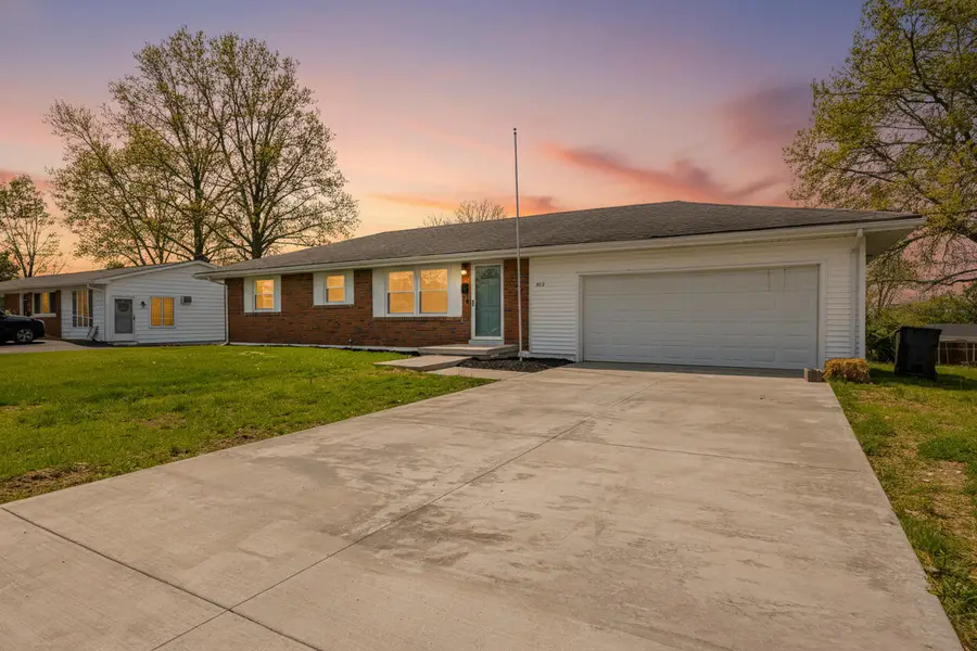 302 Robin Road, Paris, KY 40361 - #2