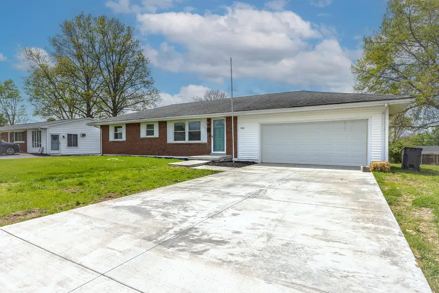 302 Robin Road, Paris, KY 40361 - #3