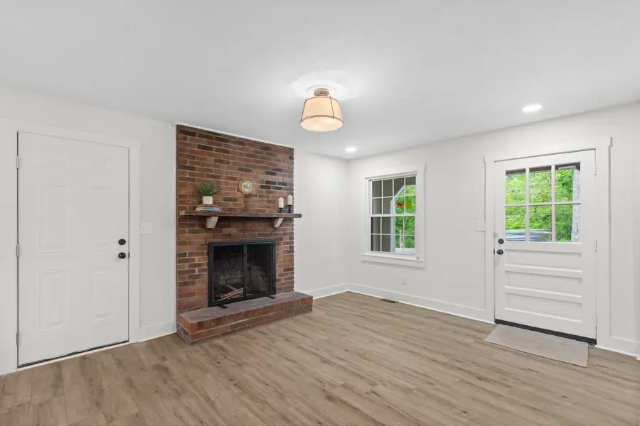 16 Meadowbrook Drive, Frankfort, KY 40601 - #2