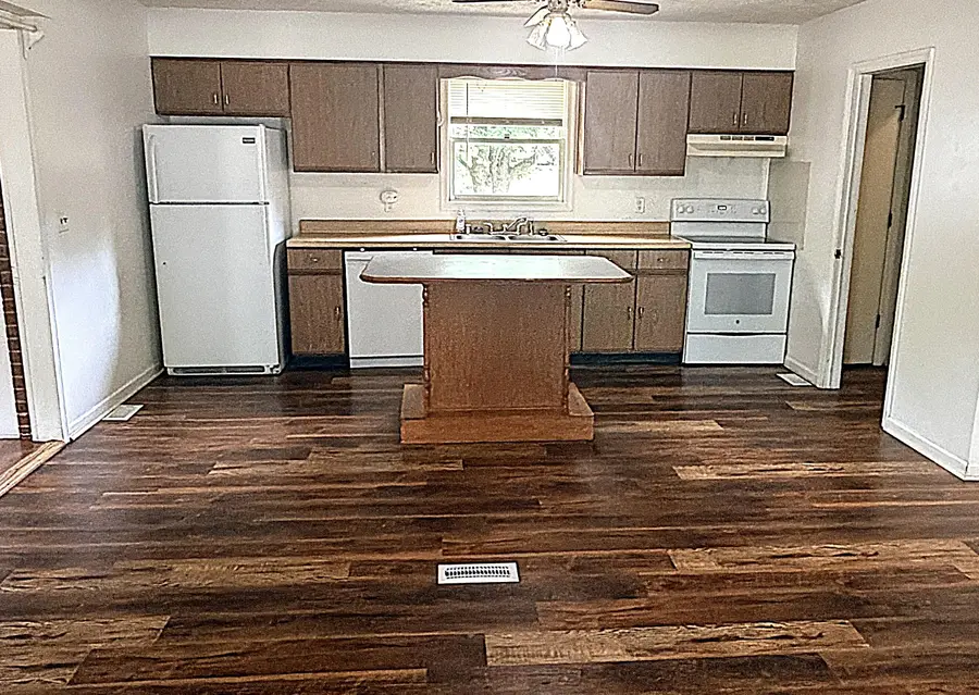 4 Pebble Court, Frankfort, KY 40601 - #3