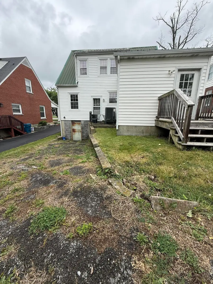 636 Beaumont Avenue, Harrodsburg, KY 40330 - #3