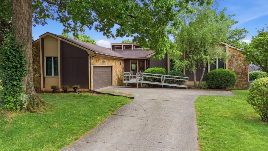 3382 Ridgecane Road, Lexington, KY 40513 - #2