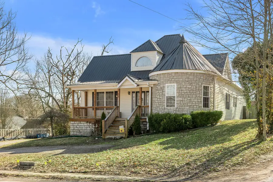 370 Mooreland Avenue, Harrodsburg, KY 40330 - #2