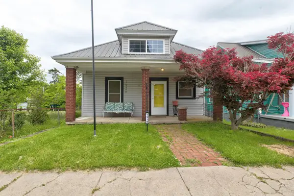 1920 Brent Street, Paris, KY 40361