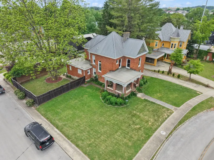 301 W Columbia Street, Somerset, KY 42501 - #2