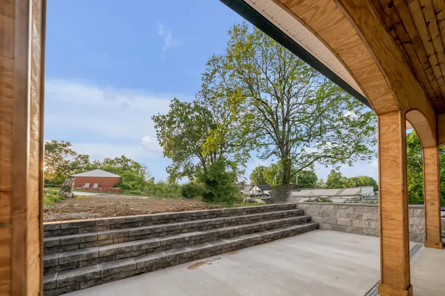 38 N Burns Avenue, Winchester, KY 40391 - #2