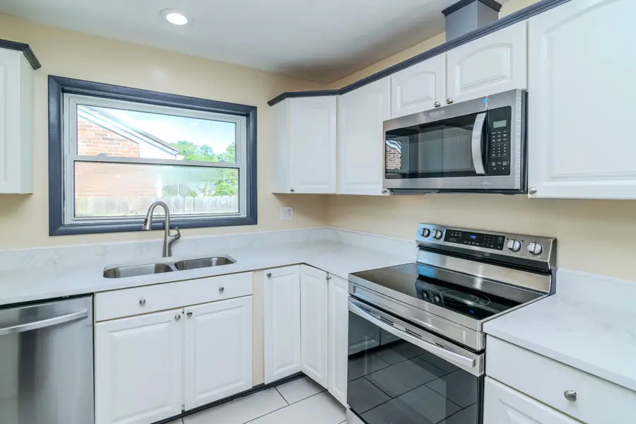 537 Springhill Drive, Lexington, KY 40503 - #2
