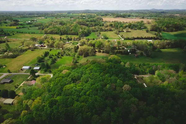 2AC Barry Lane, Nancy, KY 42544
