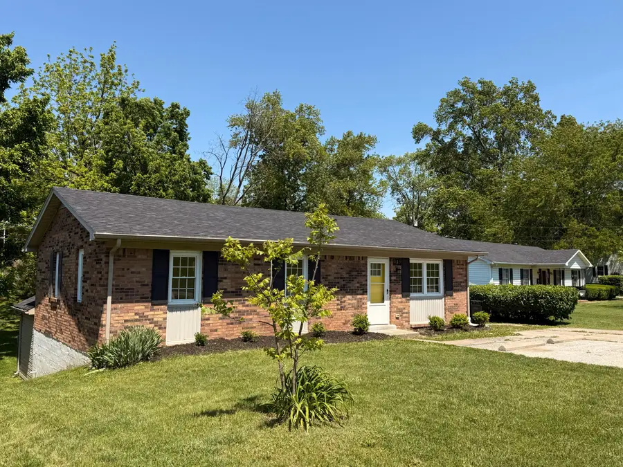 320 Kentucky Avenue, Versailles, KY 40383 - #2