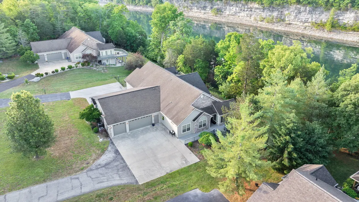 512 W Canterbury Drive, Bronston, KY 42518 - #1