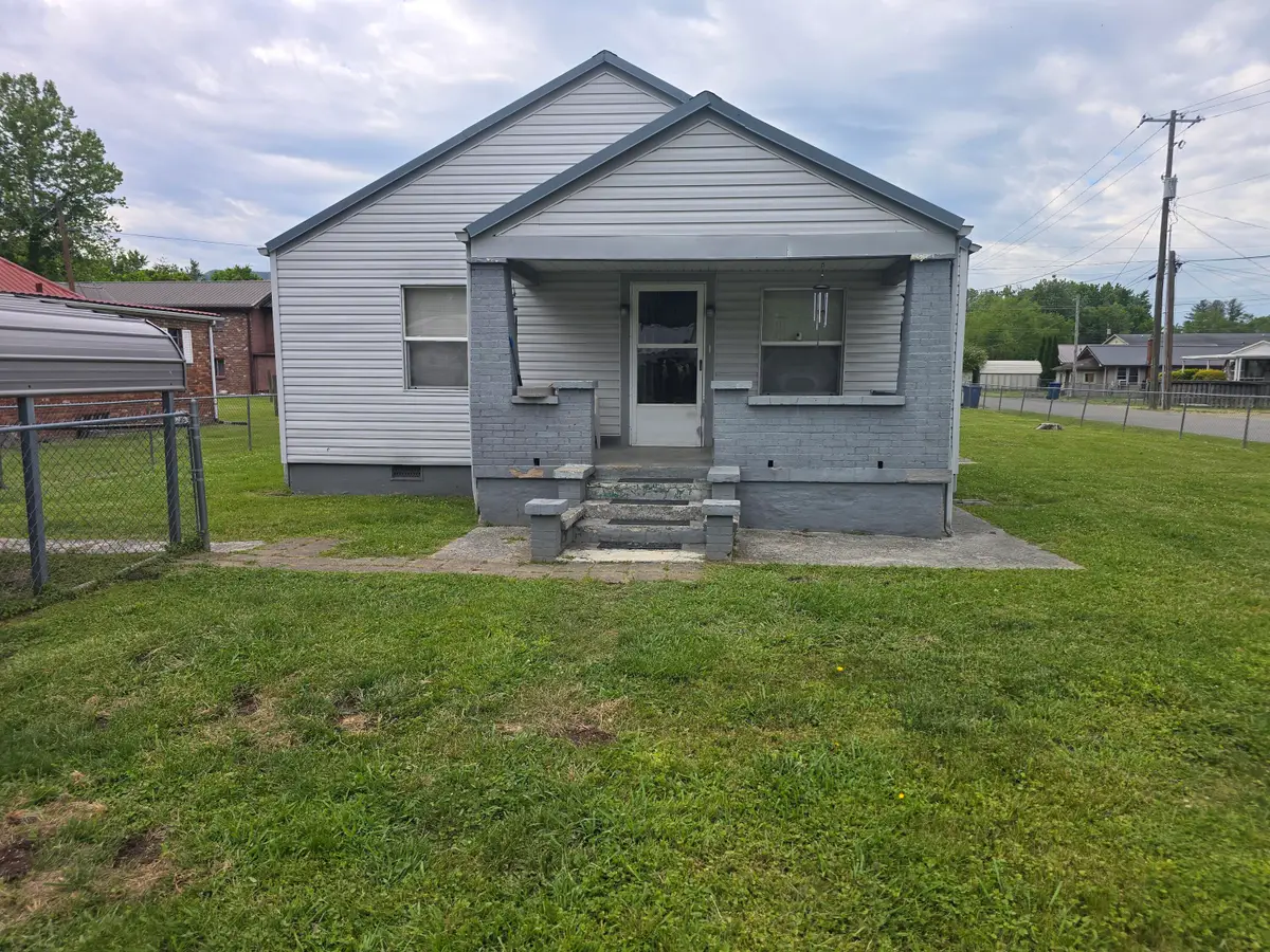 2002 Winchester Avenue, Middlesboro, KY 40965 - #1