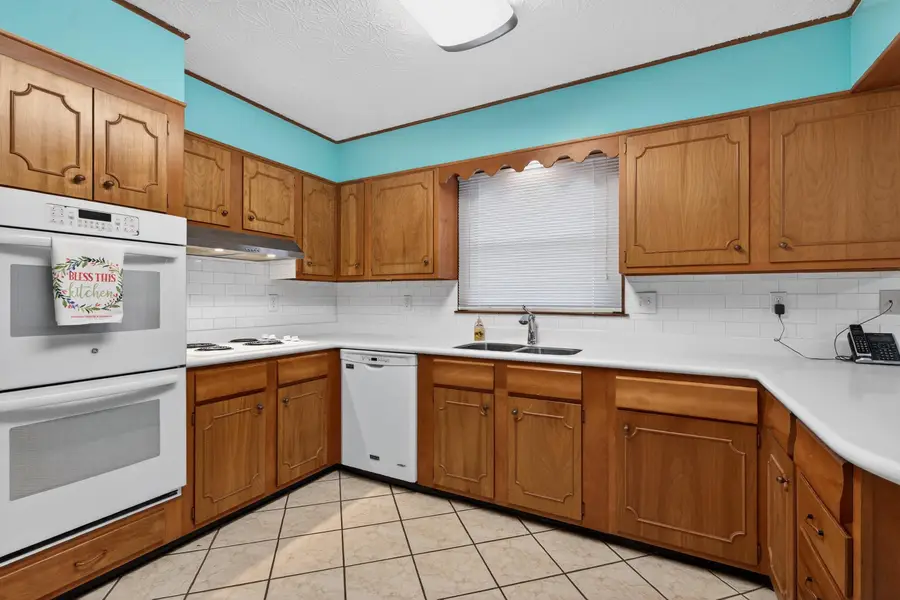 641 Bellcastle Road, Lexington, KY 40505 - #2