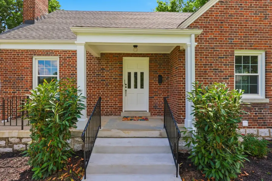 512 Rosemont Garden, Lexington, KY 40503 - #2