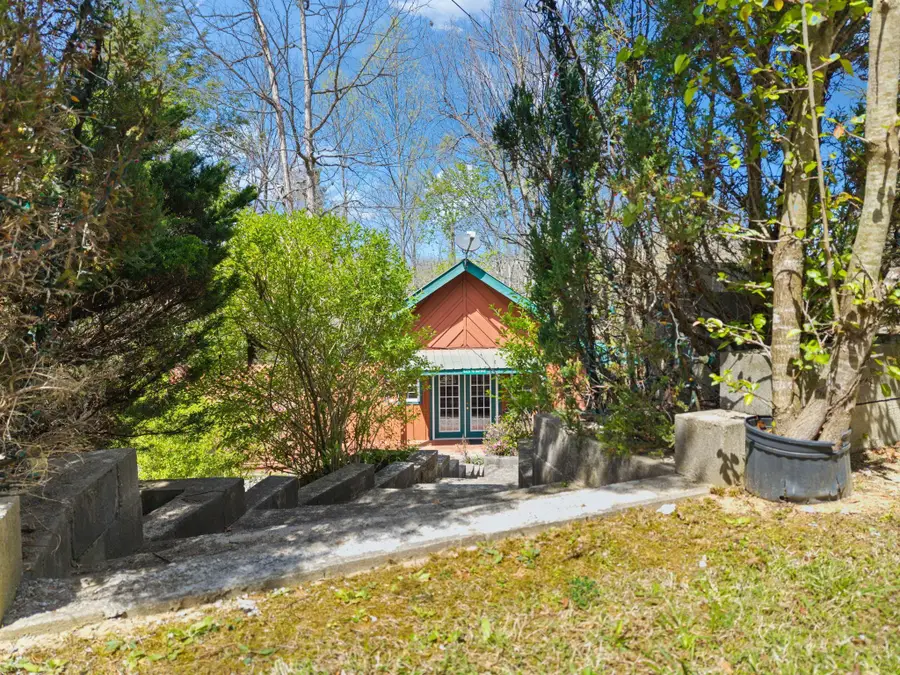 1578 Village Drive, Campton, KY 41301 - #3