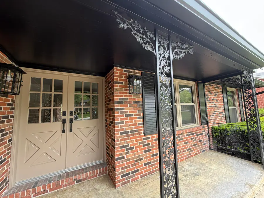 105 Geneva Avenue, Irvine, KY 40336 - #3