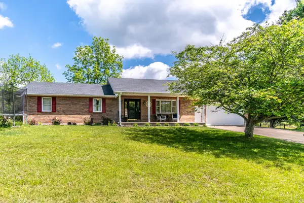 95 Kim Gay Lane, McKee, KY 40447