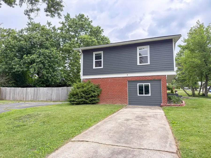 1034 Castleton Way, Lexington, KY 40517 - #3