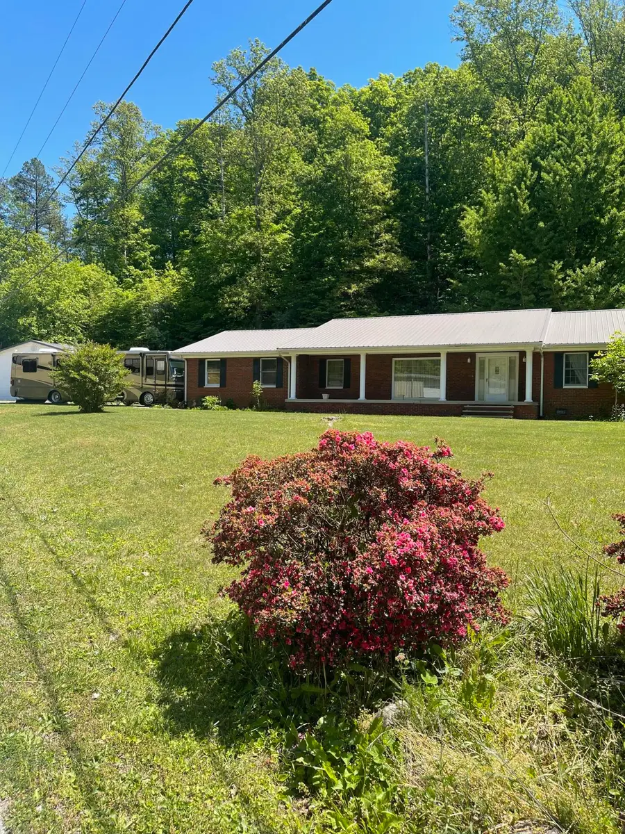 380 Daniels Cr, Banner, KY 41603 - #2