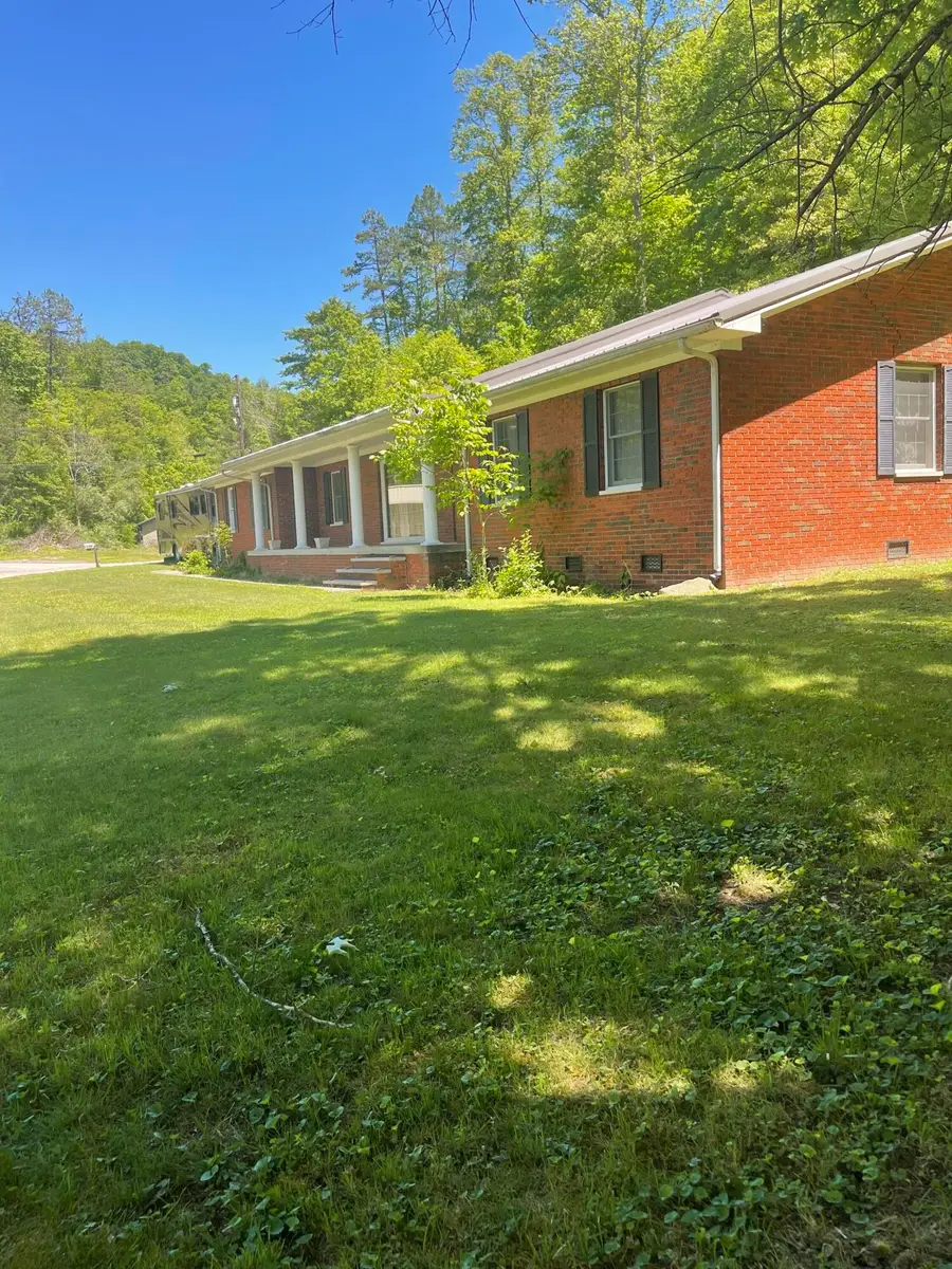 380 Daniels Cr, Banner, KY 41603 - #3