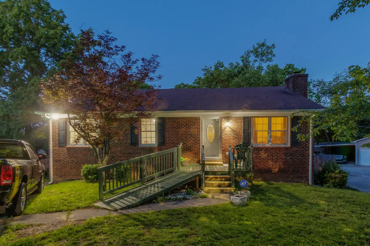 1517 Kelly Circle, Lexington, KY 40517 - #1
