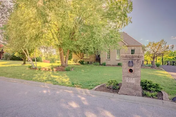 916 Country Oaks Drive, Richmond, KY 40475