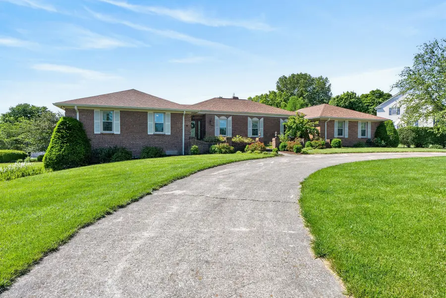 202 S Stourbridge Road, Versailles, KY 40383 - #2