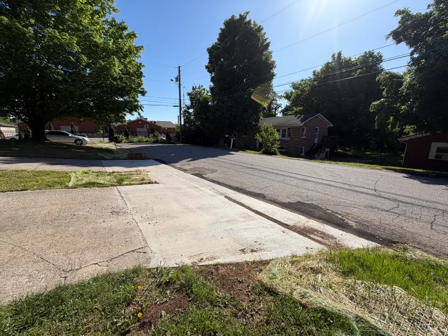 216 Valley Street, Richmond, KY 40475 - #3