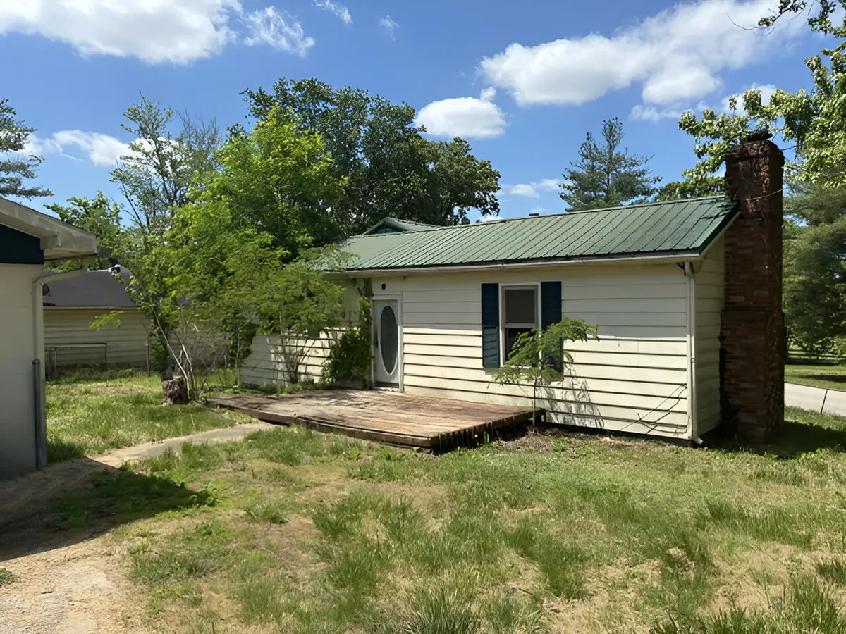 400 Flint Road, Waco, KY 40385 - #1