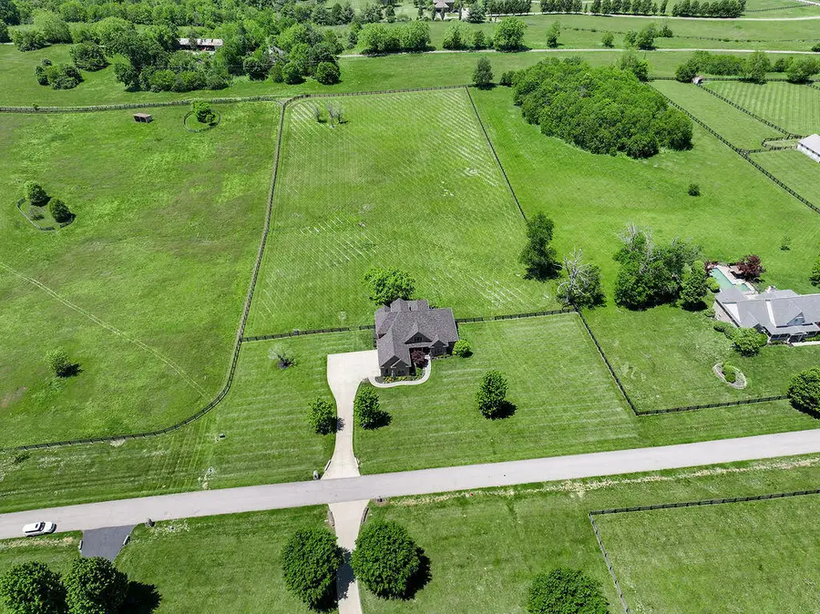 108 Stirling Lane, Versailles, KY 40383 - #2
