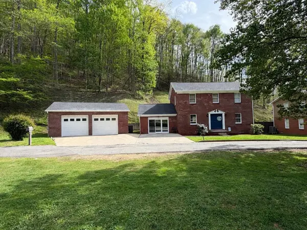 1010 Mays Branch Road, Prestonsburg, KY 41653
