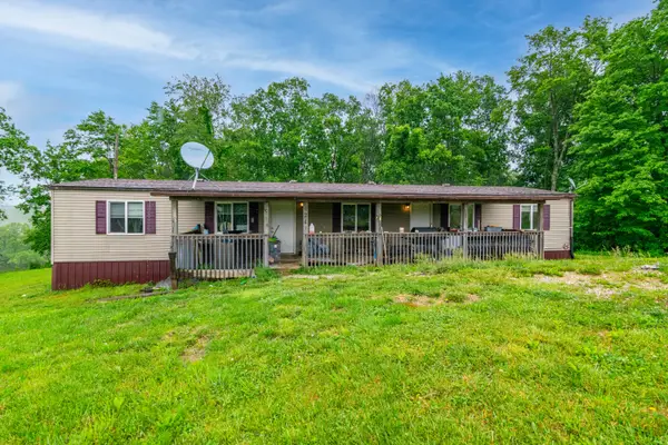 424 Powers Road, Frenchburg, KY 40322