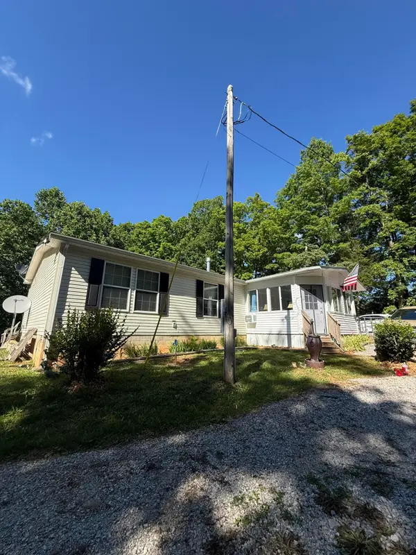 266 Carmel Lane, Albany, KY 42602
