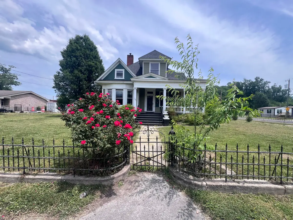 215 S 21st Street, Middlesboro, KY 40965 - #1