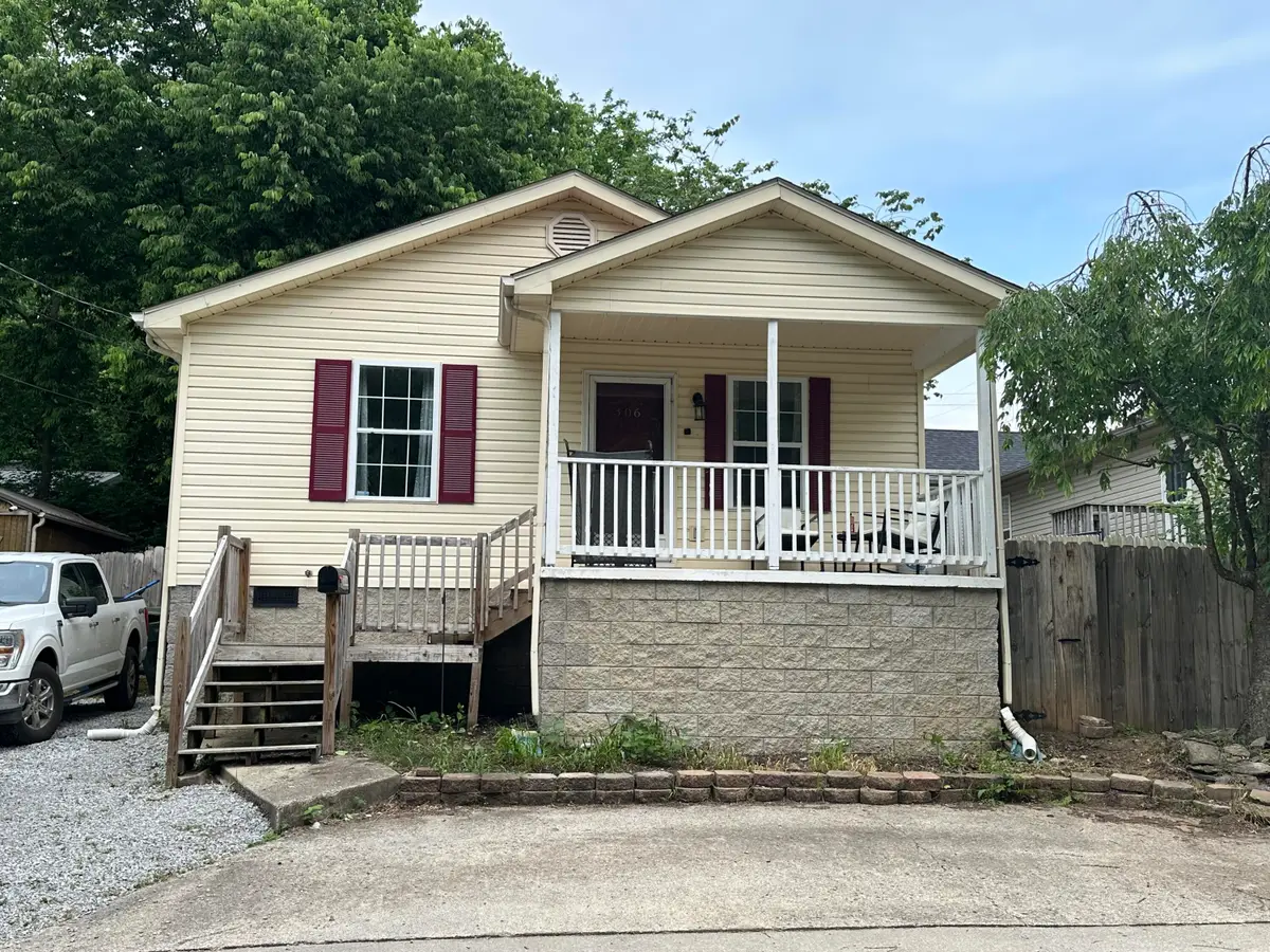 306 N Water Street, Georgetown, KY 40324 - #1
