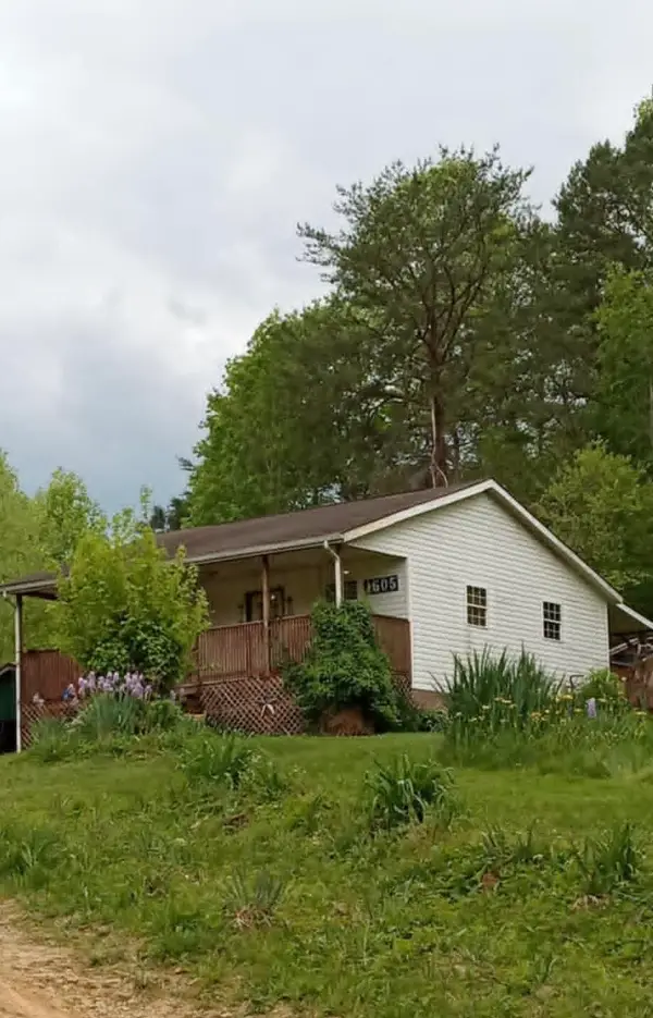 1605 Tiny Branch Road, Frakes, KY 40940