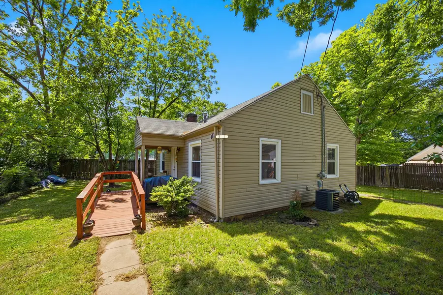 173 1/2 E Main Street, Frankfort, KY 40601 - #3