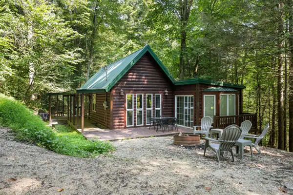 3556 Right Fork Fixer Road, Zoe, KY 41397