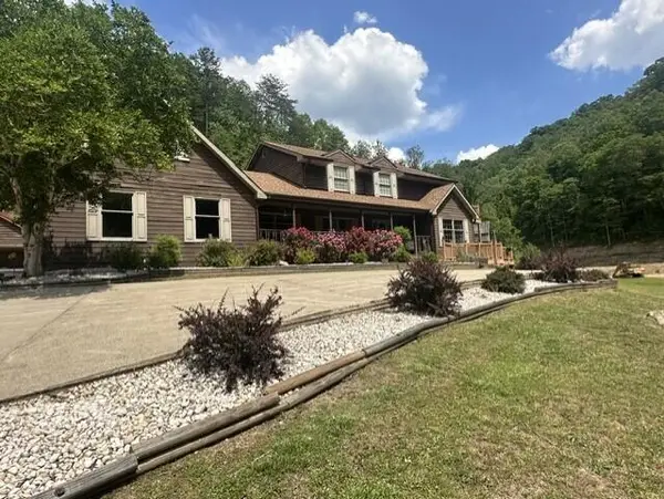 357 Fred's Fork, Prestonsburg, KY 41653