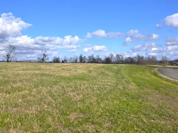 214 Stillwater Boulevard, Russell Springs, KY 42642