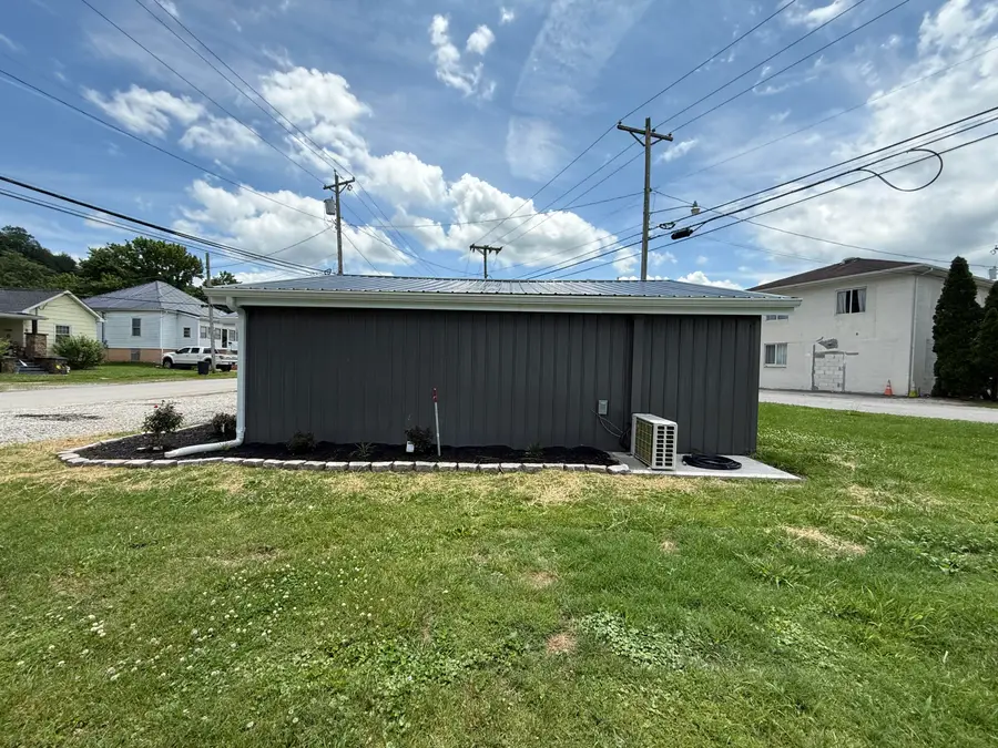 161 S Allison Avenue, Barbourville, KY 40906 - #3