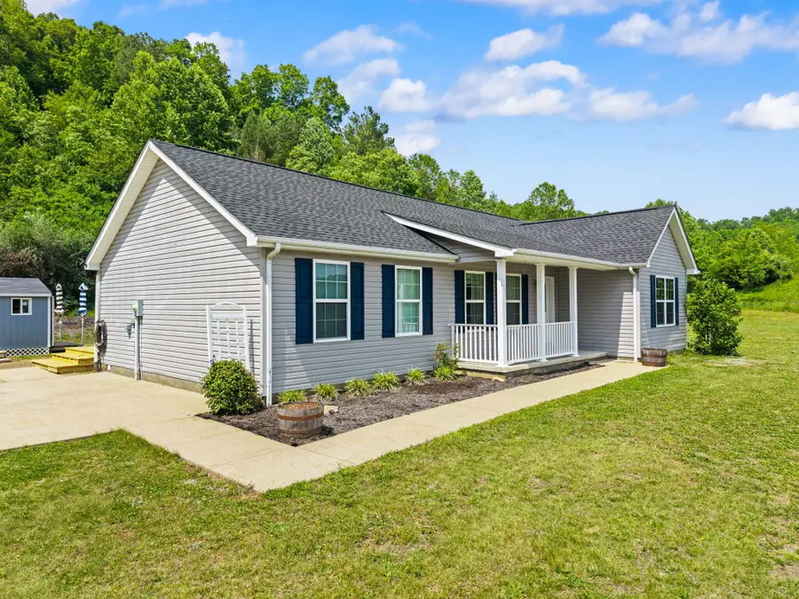 425 W Fox Trail Road, Manchester, KY 40962 - #3