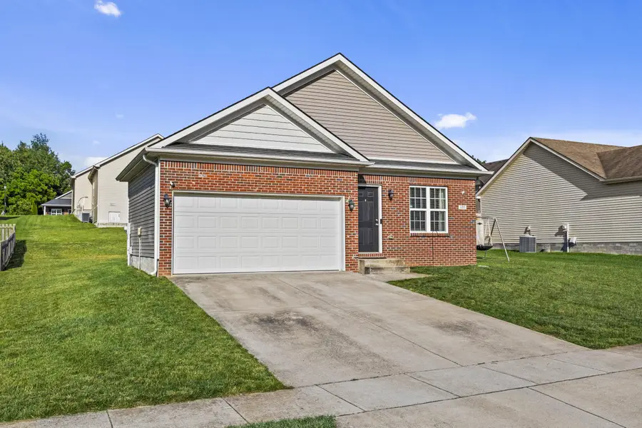 135 Paul Revere Drive, Georgetown, KY 40324 - #2