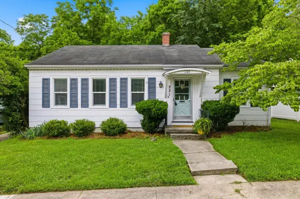221 N 1st Street, Danville, KY 40422
