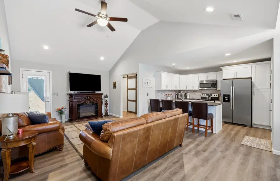 437 Middle Creek Way, Berea, KY 40403 - #3
