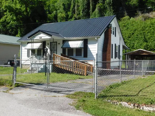 53 Redbud Court, Evarts, KY 40828