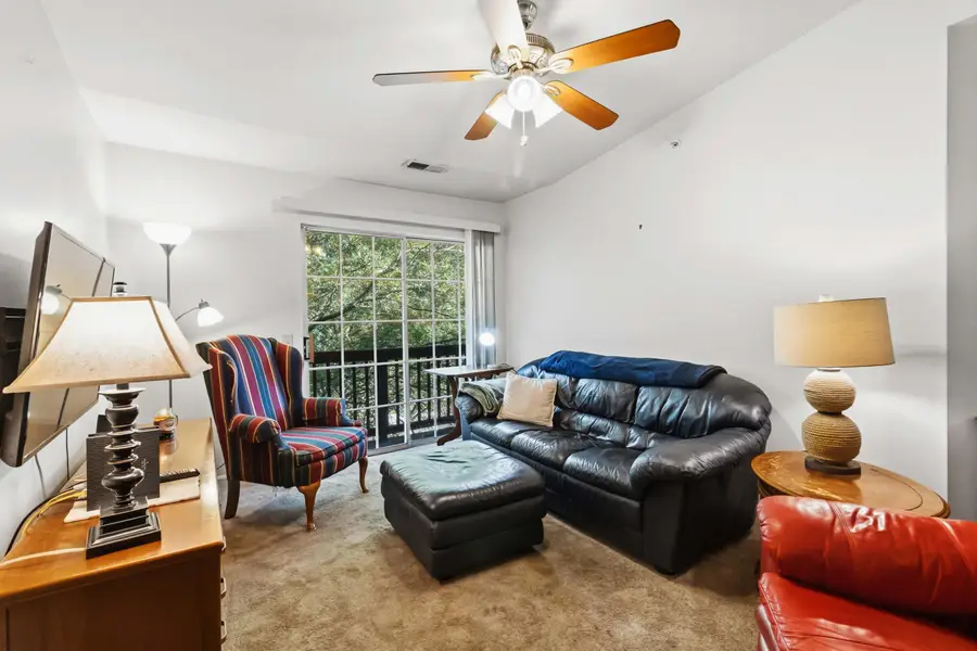 251 Simpson Avenue #319, Lexington, KY 40504 - #3