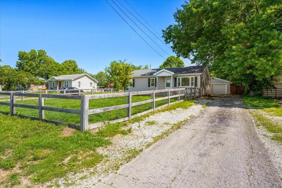 220 Locust Heights, Nicholasville, KY 40356 - #3
