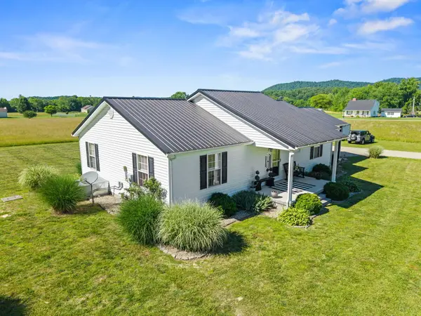 15 Rose Lane, Clay City, KY 40312