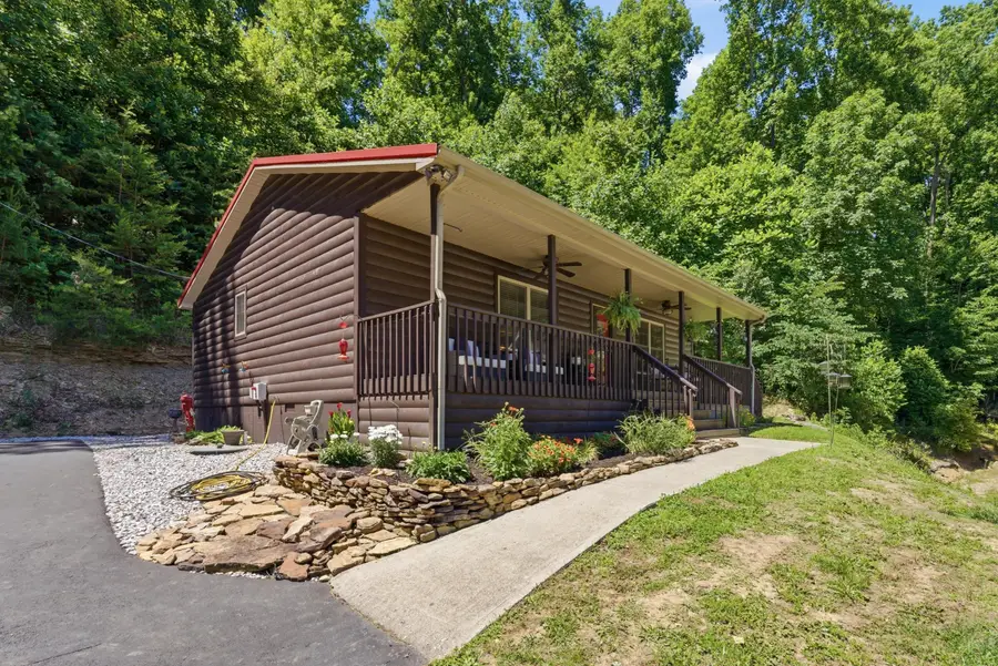 850 Cliffs Edge Road, East Bernstadt, KY 40729 - #2