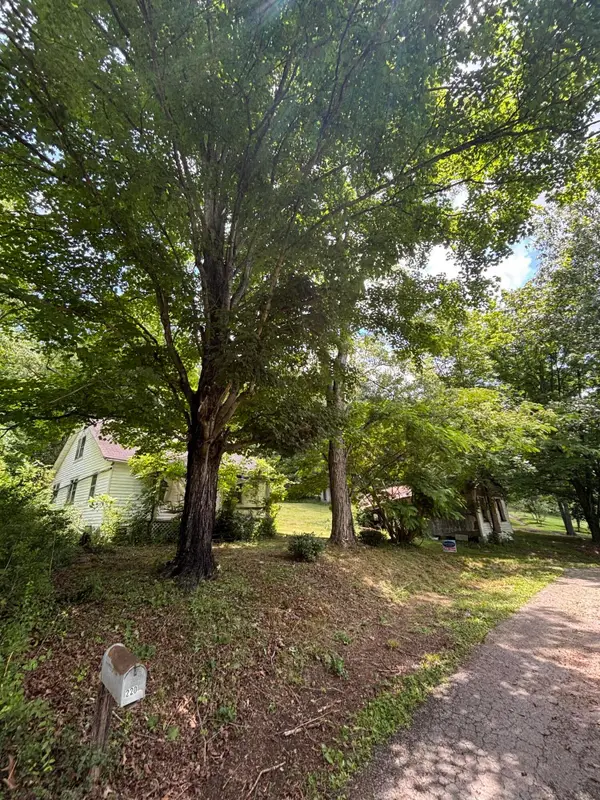220 Peck Hollow Road, Hustonville, KY 40437